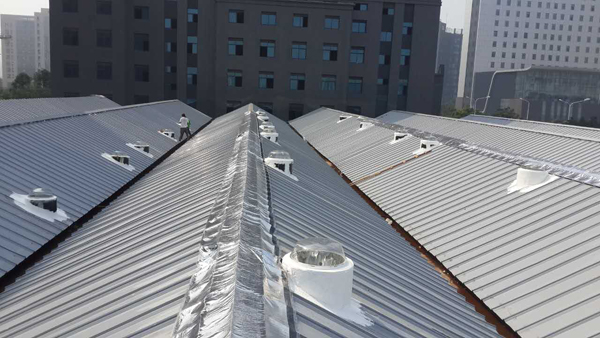 鄭東新區行政服務中心光導照明系統安裝圖 鄭東新區行政服務中心光導照明系統安裝圖