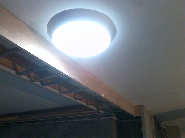 經(jīng)漫射器的光線無眩光 經(jīng)漫射器的光線無眩光