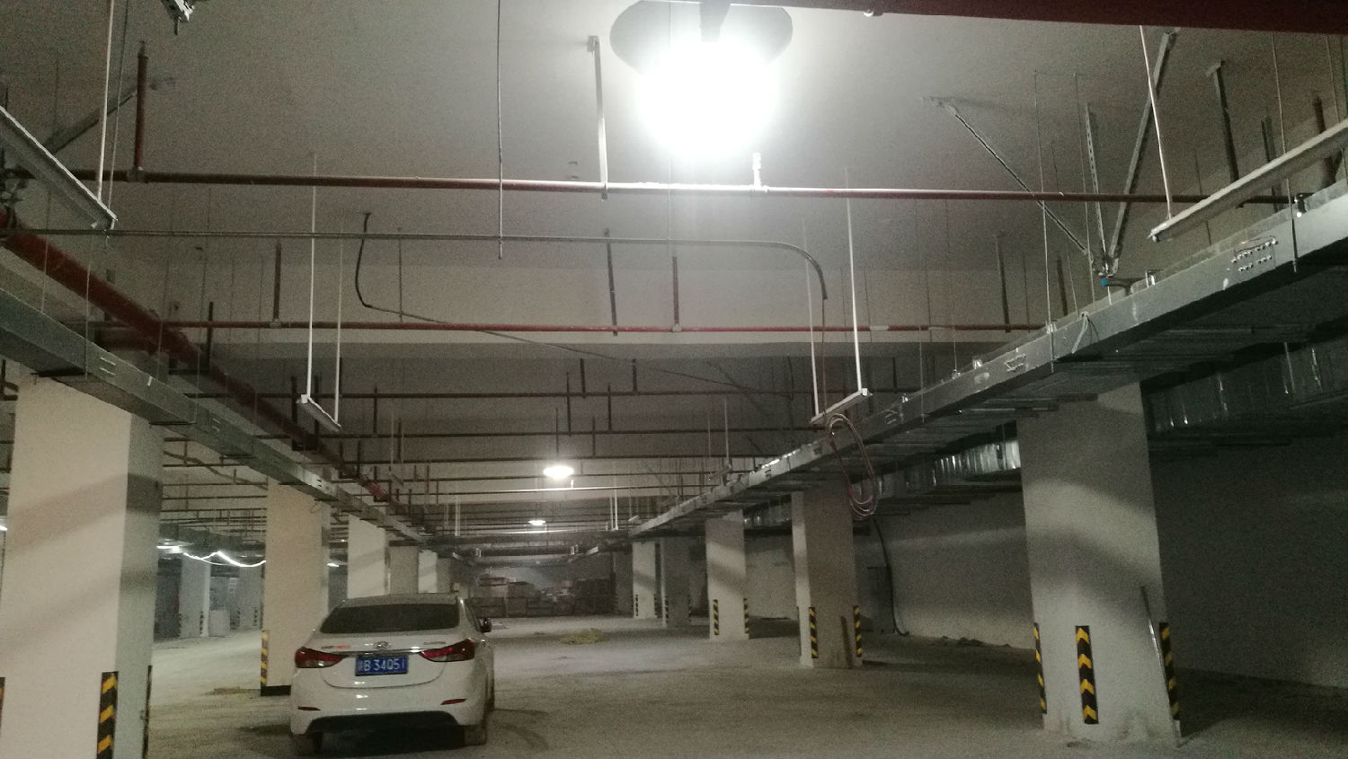 地下車庫照明 地下車庫照明