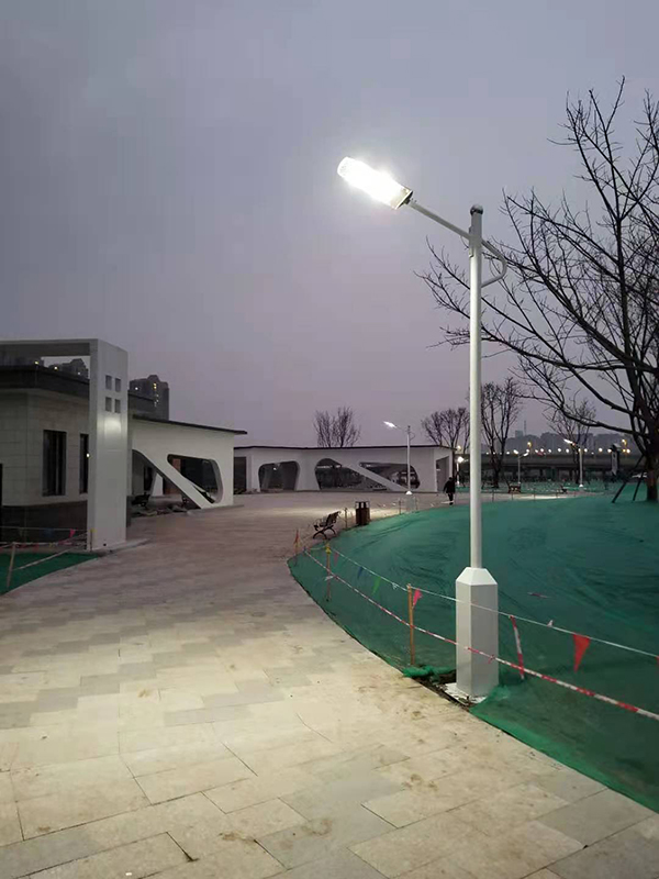 紅陽(yáng)正道一體化光能路燈4.jpg